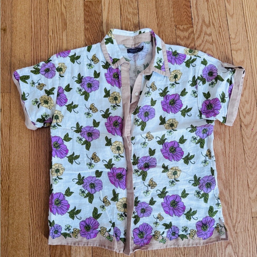 Vineyard Vines Button-Up Shirt with Purple and Beige Flowers